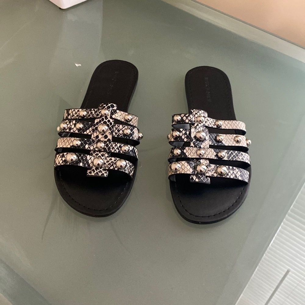 Summer Sandals Marc Fisher Animal Print Slides Beach Sandal Size 9 Like NEW